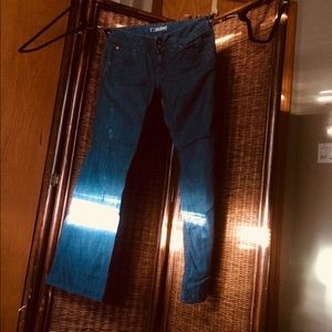 Hudson denim V bottom pockets Flare bottom